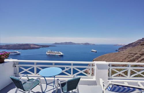 Fira Apartment | Amphitheater Cave Houses