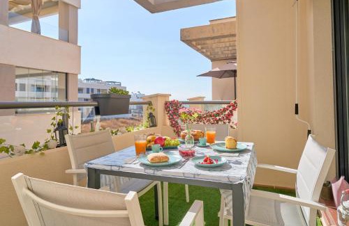 Benajarafe Apartment | Amplio Ático De 2 Habitaciones