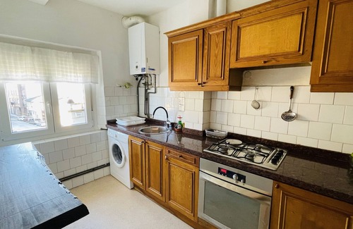 Santona Condo | Amplio Piso con Terraza en Santoña