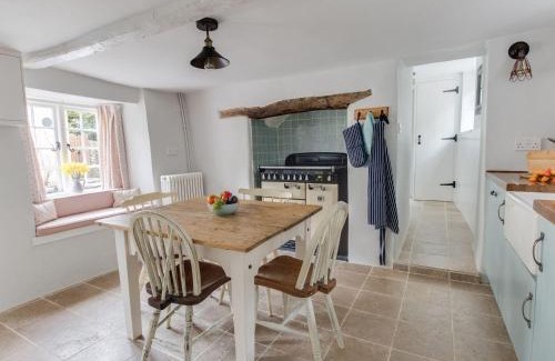 West Lulworth House | Amy Cottage