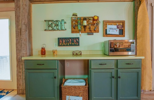 Nashville Cabin | An 1860s original log cabin ​​​close to downtown Nashville!