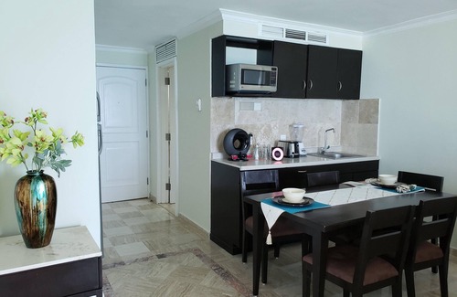 Punta Cancun Apartment | An amazing suite for 4 people (including minors)