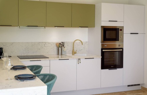 Puyloubier House | An apartment with a garden, a terrace and a Jacuzzi in a vineyard estate – Sleeps 4