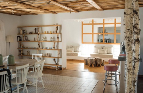 Saint-Hilaire-de-Brethmas Cottage | An atypical stay in the sun, view on the countryside, calm, ballade and petanque