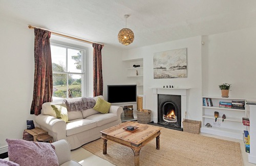 Eshton Cottage | An immaculately presented, 2 bedroom property with river views.
