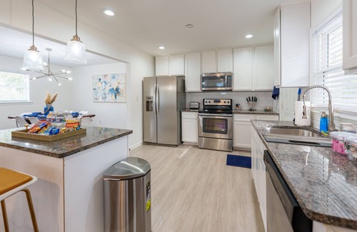 Collier Heights House | An Oasis in West Atlanta. 10 minutes to Downtown!