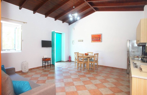 Lefkas House | An old completely renovated indepedent house