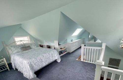 West of Town Cottage | An Unforgettable Romantic Retreat at Hidden Meadow Cottage for two adults
