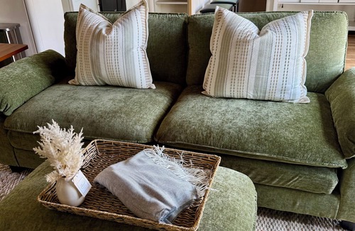 Rockbridge Baths Cabin | An Upscale Charming Couples Escape! w Hot Tub & Fire Pit ! Outdoor TV!