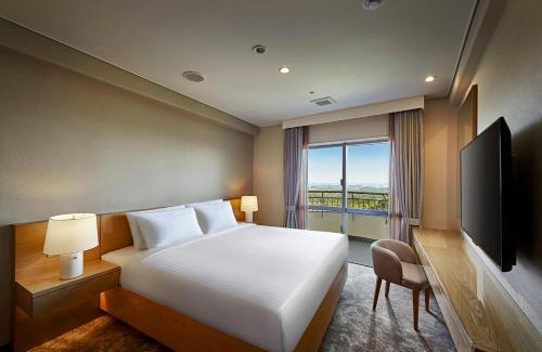 Kadena-cho Resort | ANA Crowne Plaza Resort Okinawa Uruma Hills By IHG