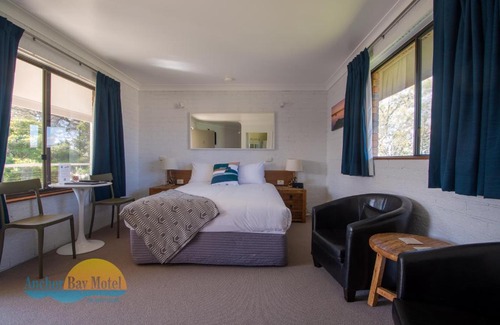 Greenwell Point Hotel | Anchor Bay Motel