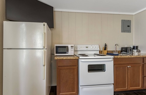 Ogunquit - Wells Hotel | Anchor Inn and Cottages Wells-Ogunquit