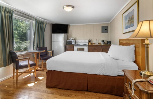 Ogunquit - Wells Hotel | Anchor Inn and Cottages Wells-Ogunquit