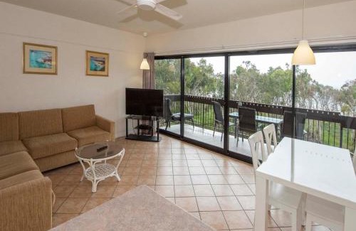 Point Lookout Hotel | Anchorage on Straddie
