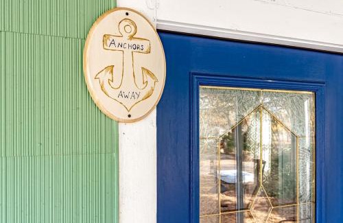 North Charleston House | Anchors Away in Park Circle with King Suite