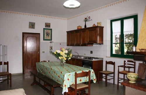Cortona Villa | Ancient manor house perfect for large groups, located near the Etruscan town of Cortona with private