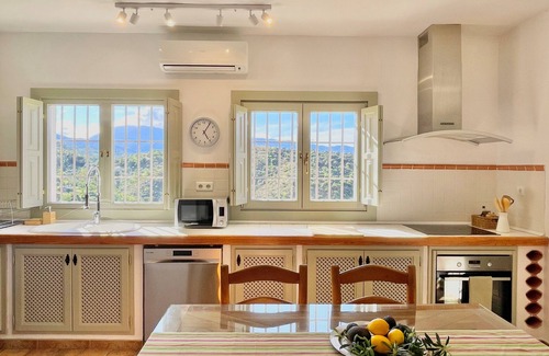 Guaro Villa | Andalusian private villa with pool and Views, A/C & Wifi