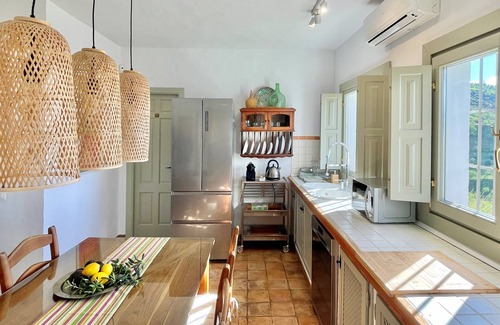 Guaro Villa | Andalusian private villa with pool and Views, A/C & Wifi
