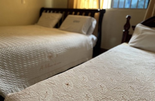 Entebbe Hotel | Anderita Beach Hotel