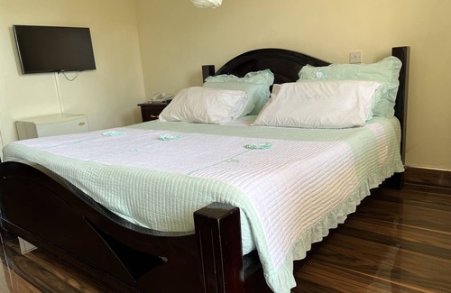 Entebbe Hotel | Anderita Beach Hotel