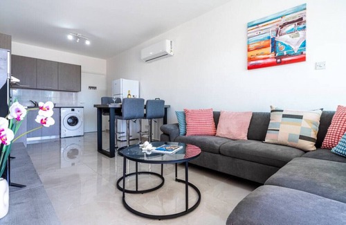 Skala Apartment | Andrea 3-Bedroom Apt in Mackenzie W/Pool