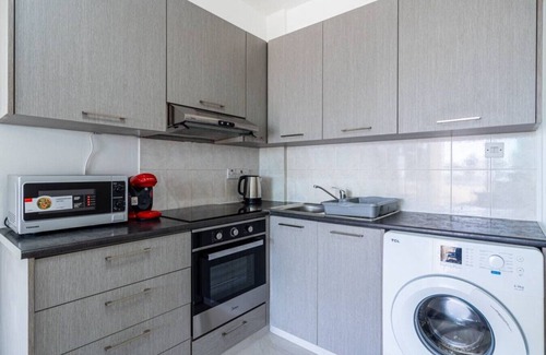Skala Apartment | Andrea 3-Bedroom Apt in Mackenzie W/Pool