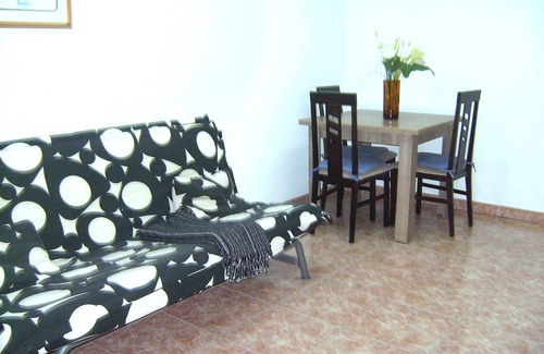 Costa Dorada Apartment | Andreu LLambrich apartment, functional and air conditioned