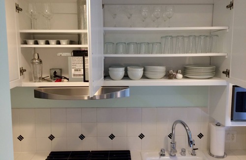 North Central House | ANDULORE COTTAGE - Near Burlingame Ave - Remodeled - Spacious Backyard Retreat