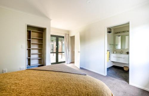 Albert Town House | Andys House