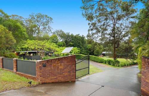 Warner Cottage | Anembo Country Cottages, close to sporting venues, restaurants, hospitals, shops