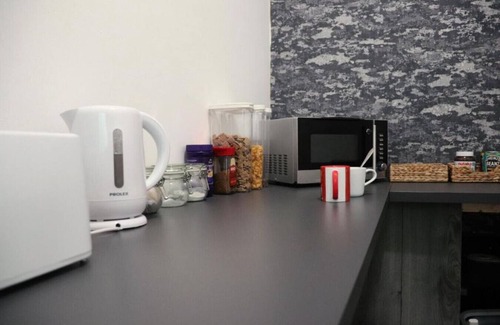 Everton Apartment | Anfield View - Room 4 - Twin
