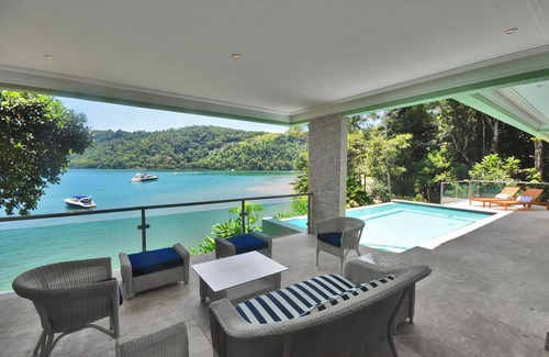 Parque das Palmeiras Villa | Ang013 - Sea front villa in Angra