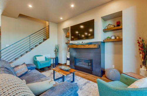 Angel Fire House | Angel Fire Home with Hot Tub Less Than 1 Mi to Ski Slopes!