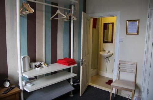 Tiverton House | Angel Guesthouse