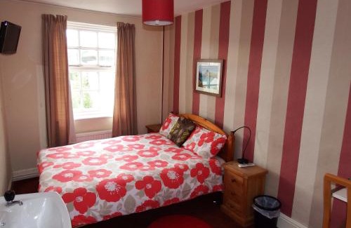 Tiverton House | Angel Guesthouse