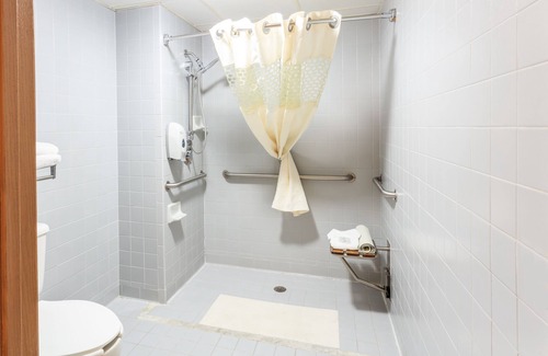 Branson Hotel | Angel Inn Central