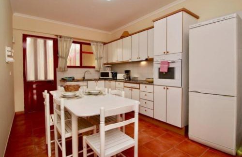 Vila Baleira Apartment | Angela Beach Place