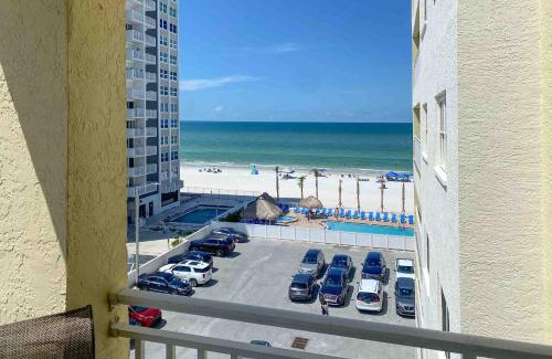 Redington Shores Apartment | Anglers Cove 401