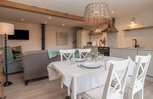 Scawton Cottage | ANGRAM COTTAGE, family friendly, with open fire in Thirsk