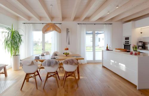 Krummin Apartment | Ankerplatz No2 Usedom Sauna Kamin Garten Urlaub mit Komfort