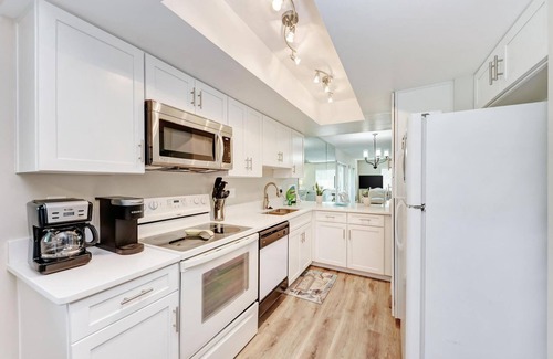 Bradenton Beach Condo | Anna Maria Island Beach Palms 8B