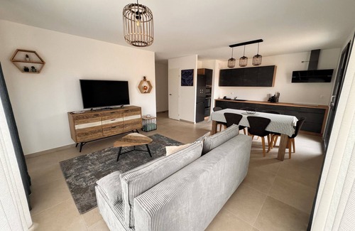 Metz-Tessy Apartment | Annecy - L'arborea - Chaleureux Appartement