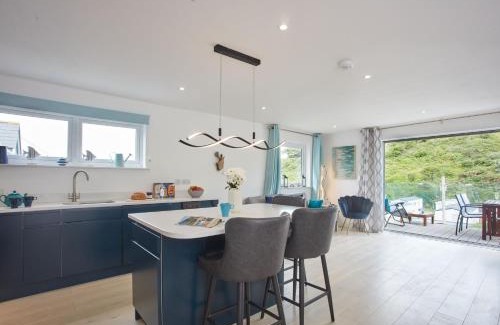 Polzeath House | Anneth Lowen