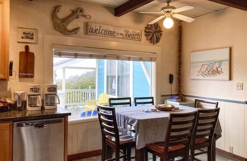 Fort Bragg House | Annie`s Beach House - A historic and cozy rental just minutes away from the beach!