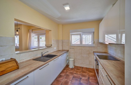Businci Apartment | Anovi Holiday House by Litto