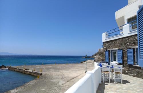 Exomvourgo House | Anthie's shore house