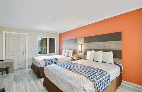 Orlando Beach Hotel | Anthony's on the Beach