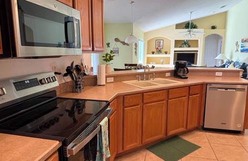Orange Tree House | ANTIGUA Lake View Villa with Peaceful Pool & Waterfall. Free Wi Fi !π΄π