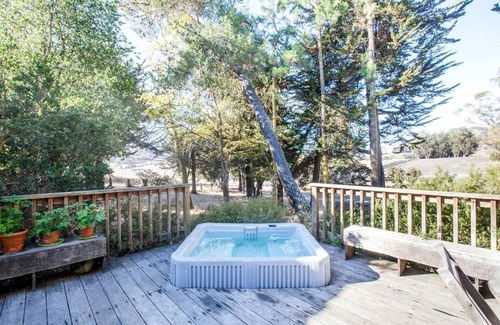 Petaluma House | Antique Indonesian Teakwood Cottage for a Romantic Getaway in Petaluma, California