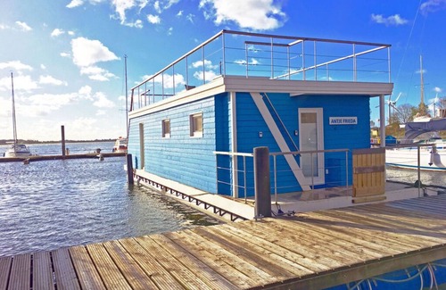 Burgstaaken Boat Rental | Antje Frieda Comfortable holiday residence